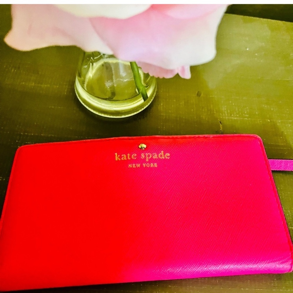 KATE SPADE BARBIE PINK WALLET​ EUC